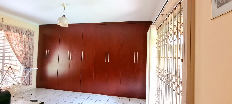 3 Bedroom Property for Sale in Safari Gardens North West